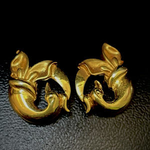 Elegant Solid Gold Earring
