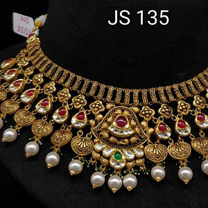 Adorable Gold Ghat Necklace With Beautiful Earrings