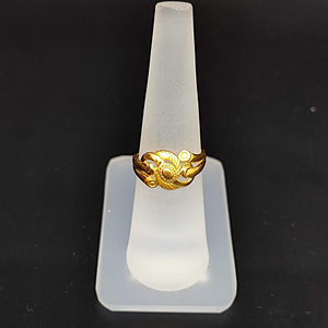 22 Karat Yellow Gold Ladies Ring