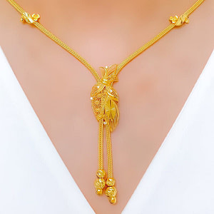 Iconic Layered Leaf Necklace Set