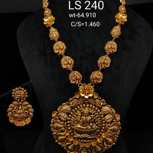 Adorable Gold Long Set With Lakshmi Degin
