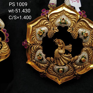 Unique Designed Beautiful Gold Pendant Set