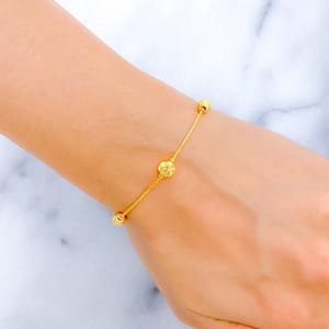 Lightweight Petite Orb Bracelet