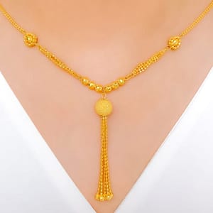 Delightful Flower Accented Necklace Set