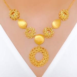 Extravagant Jazzy Wreath Necklace Set