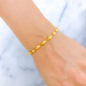 Radiant Round Gold Bracelet