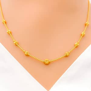 Stunning Sophisticated Orb Chain 17″