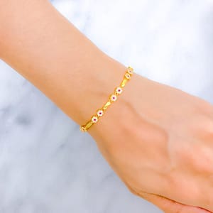 Special Lightweight Flower Bracelet