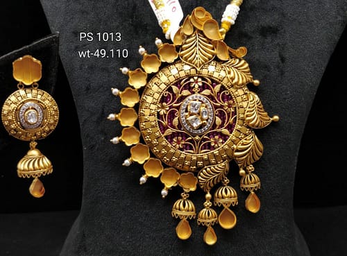 Adorable Pendant Set With Beautiful White Stone Studded