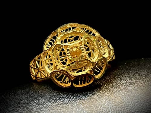 Light Weight Designer Gold Ring