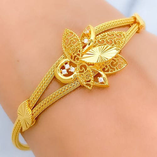 Shimmering Lightweight Bracelet - Image 2