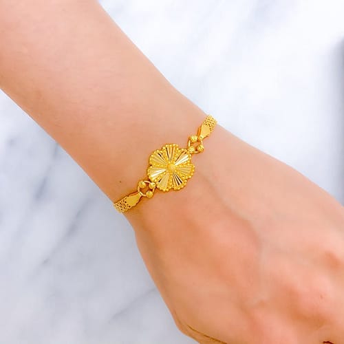 Exclusive Reflective Flower Bracelet - Image 3