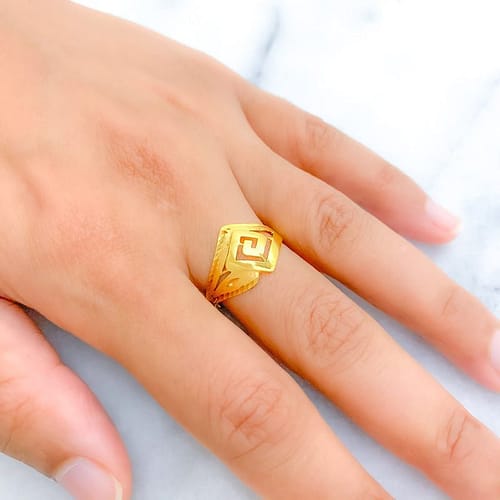 Posh Open Spiral Ring - Image 5
