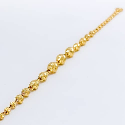 Radiant Round Gold Bracelet - Image 4