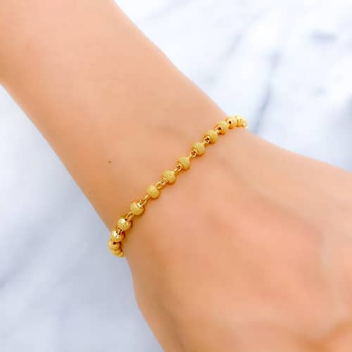 Fashionable Modest Orb Bracelet - Image 3