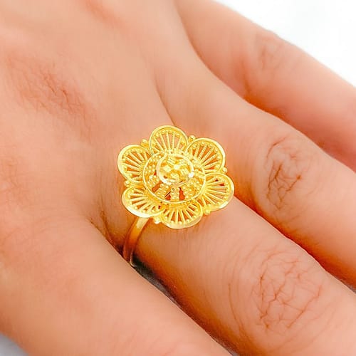Posh Reflective Flower Ring - Image 3