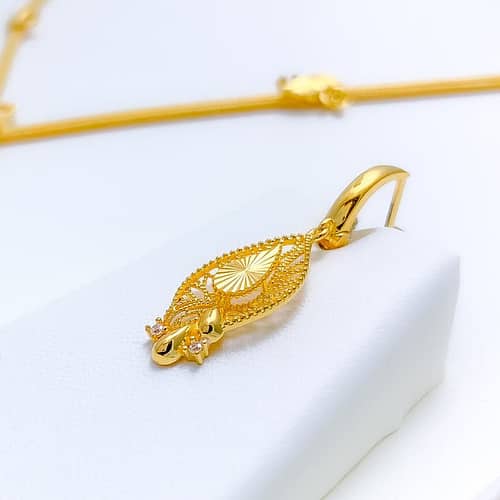 Chic Leaf Drop Necklace Set - Image 5