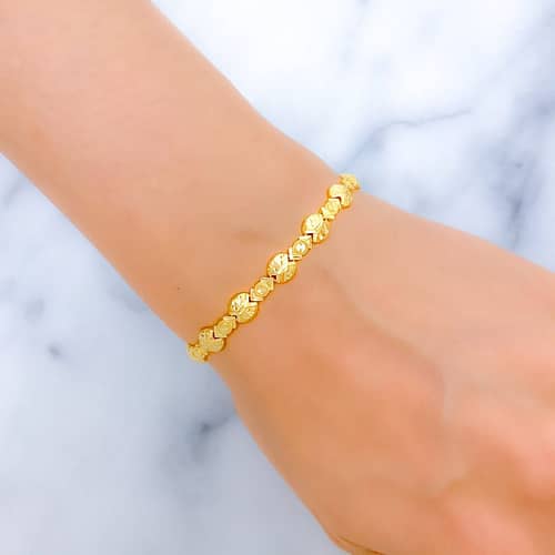 Posh Geometric Slender Bracelet - Image 3