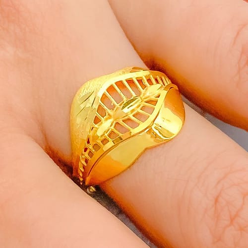 Luscious Wired Leaf Ring - Image 2