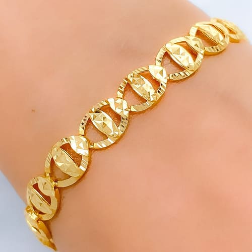 Sparkling Interlinked Oval Bracelet - Image 2