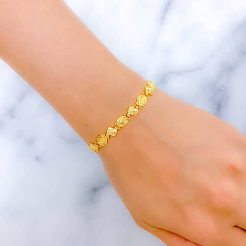 Stylish Marquise Link Bracelet - Image 3