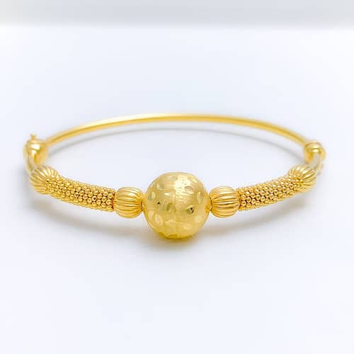 Tasteful Smooth Finish Bangle Bracelet - Image 4