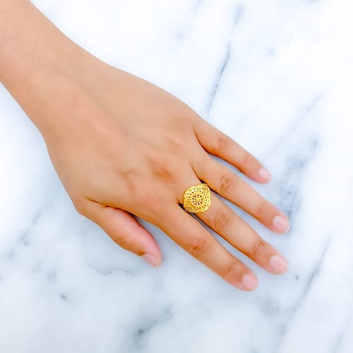 Luxurious Round Crescent Ring - Image 4