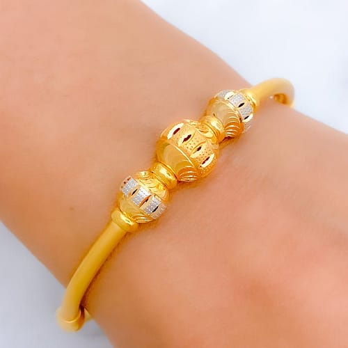 Tasteful Dual Finish Bangle Bracelet - Image 2