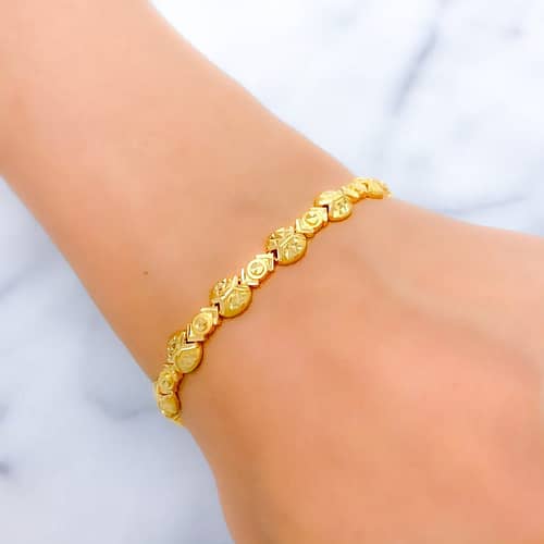 Posh Geometric Slender Bracelet