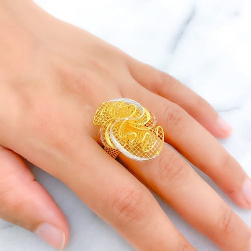 Fashionable Unique ThreeTone Ring - Image 3