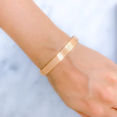 Trendy Rose Gold Cuff - Image 3