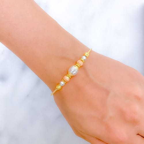 Refined Oval Wire Bracelet - Image 3