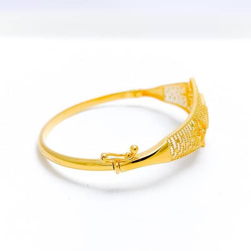 Intricate Striped Jali Bangle Bracelet - Image 3