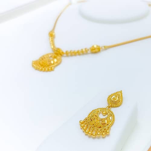 Festive Upscale Necklace Set - Image 3