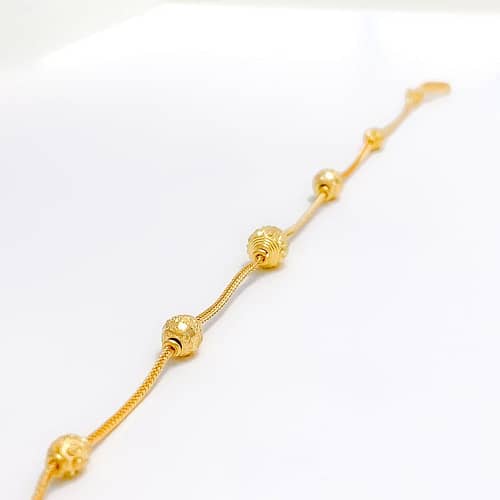 Lightweight Petite Orb Bracelet - Image 5