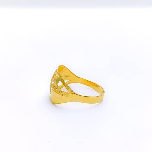 Exquisite Striped Ring - Image 2