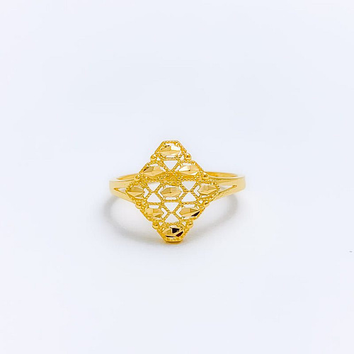 Reflective Diamond Shaped Mesh Ring
