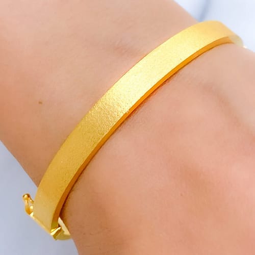 Exclusive Reflective Flower Bracelet - Image 4