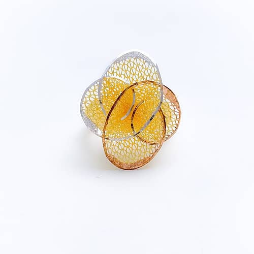 Graceful Oval Floral Mesh Ring