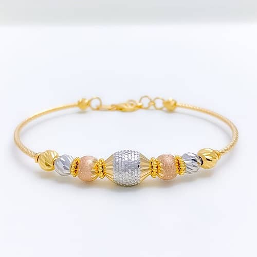 Refined Oval Wire Bracelet - Image 4