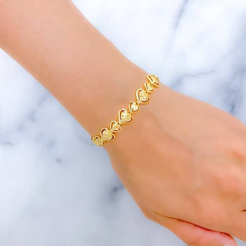 Stunning Golden Heart Bracelet - Image 3