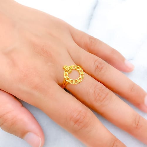 Petite Halo Chain Link Ring - Image 2