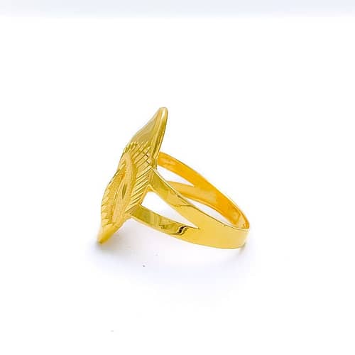 Striking Textured Oval Ring - Image 4
