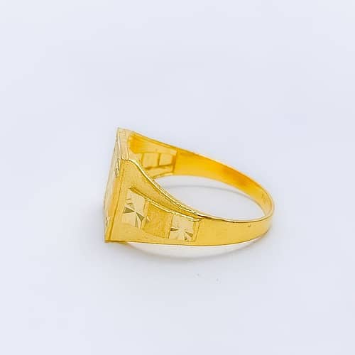Majestic Gold Star Ring - Image 2
