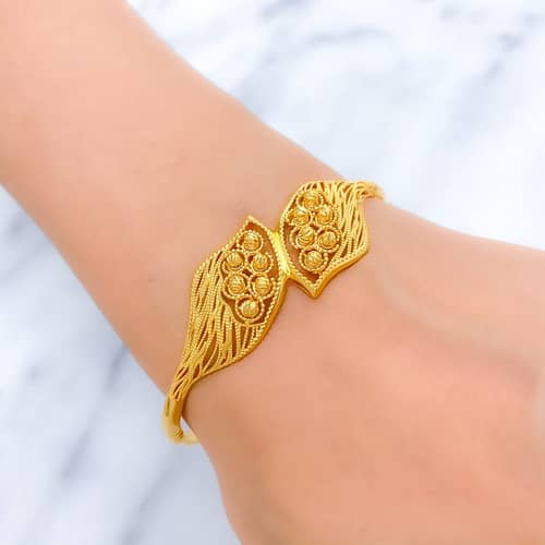 Impressive Evergreen Leaf Bangle Bracelet - Image 3