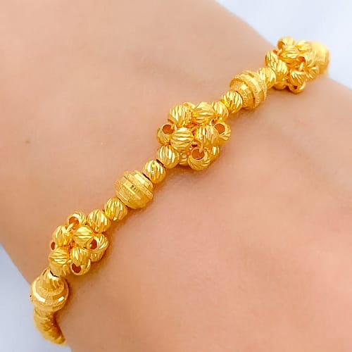 Bright Decorative Floral Bracelet - Image 2
