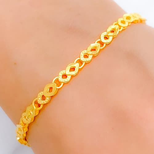 Sleek Modern Link Bracelet - Image 2