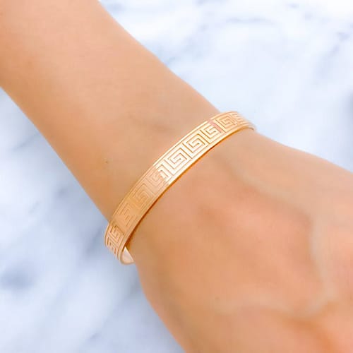 Trendy Rose Gold Cuff - Image 2
