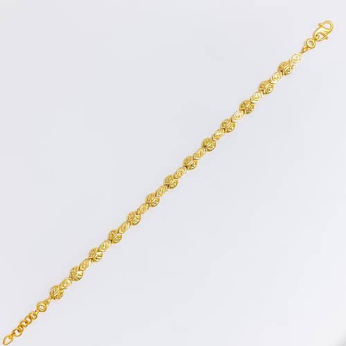 Posh Geometric Slender Bracelet - Image 4