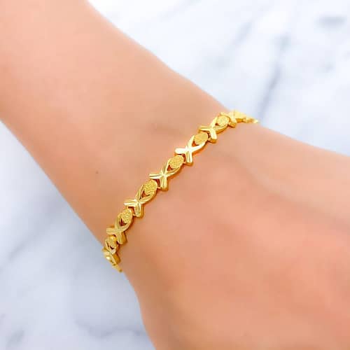 Dainty Sand Finish Bracelet